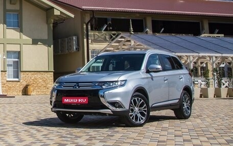 Mitsubishi Outlander III рестайлинг 3, 2016 год, 1 850 000 рублей, 1 фотография