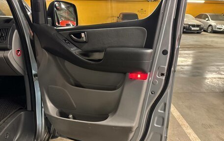 Hyundai H-1 II рестайлинг, 2011 год, 1 650 000 рублей, 17 фотография
