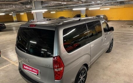 Hyundai H-1 II рестайлинг, 2011 год, 1 650 000 рублей, 12 фотография