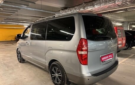 Hyundai H-1 II рестайлинг, 2011 год, 1 650 000 рублей, 21 фотография