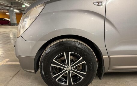Hyundai H-1 II рестайлинг, 2011 год, 1 650 000 рублей, 38 фотография