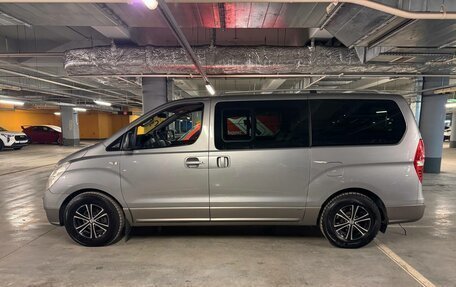 Hyundai H-1 II рестайлинг, 2011 год, 1 650 000 рублей, 33 фотография