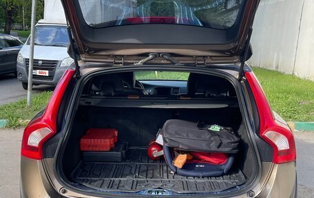 Volvo V60 Cross Country II, 2015 год, 2 500 000 рублей, 10 фотография