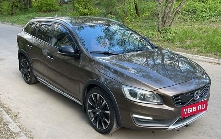 Volvo V60 Cross Country II, 2015 год, 2 500 000 рублей, 3 фотография