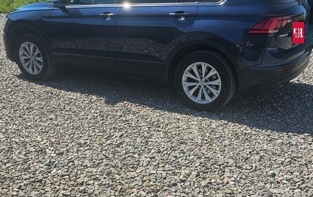 Volkswagen Tiguan II, 2017 год, 1 990 000 рублей, 3 фотография