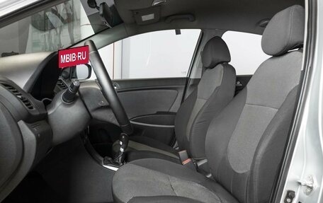 Hyundai Solaris II рестайлинг, 2011 год, 650 000 рублей, 16 фотография