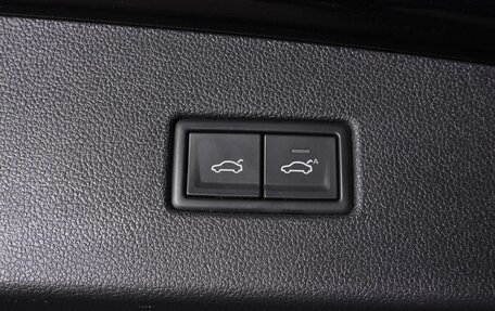 Volkswagen Tiguan II, 2019 год, 2 459 000 рублей, 18 фотография