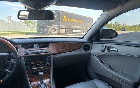 Mercedes-Benz CLS, 2007 год, 900 000 рублей, 28 фотография