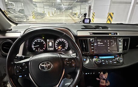 Toyota RAV4, 2017 год, 2 250 000 рублей, 6 фотография