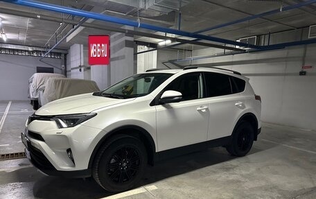 Toyota RAV4, 2017 год, 2 250 000 рублей, 2 фотография