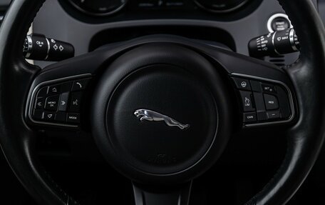 Jaguar E-Pace, 2018 год, 3 099 000 рублей, 15 фотография