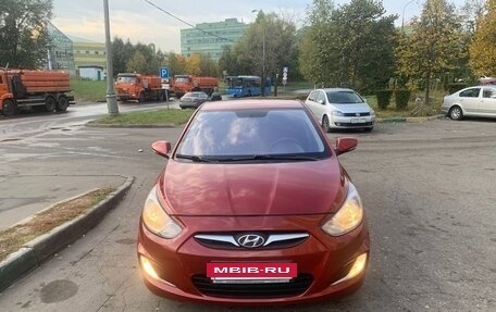 Hyundai Solaris II рестайлинг, 2012 год, 800 000 рублей, 2 фотография