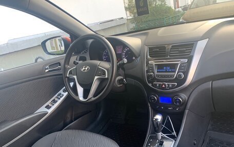 Hyundai Solaris II рестайлинг, 2012 год, 800 000 рублей, 7 фотография