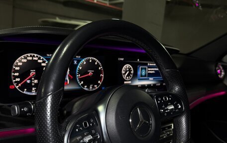 Mercedes-Benz E-Класс, 2018 год, 3 600 000 рублей, 15 фотография