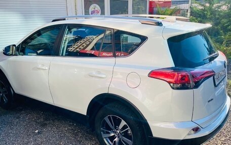 Toyota RAV4, 2018 год, 2 650 000 рублей, 8 фотография