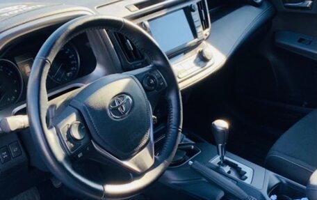 Toyota RAV4, 2018 год, 2 650 000 рублей, 11 фотография