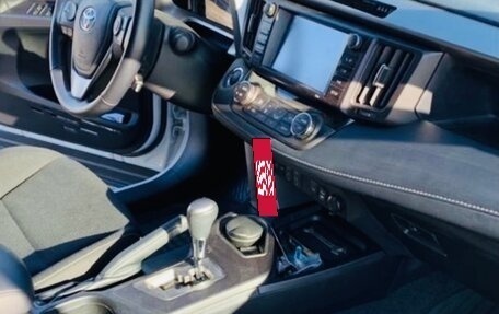 Toyota RAV4, 2018 год, 2 650 000 рублей, 9 фотография