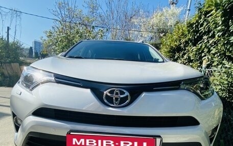 Toyota RAV4, 2018 год, 2 650 000 рублей, 3 фотография