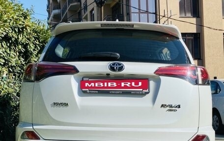 Toyota RAV4, 2018 год, 2 650 000 рублей, 7 фотография