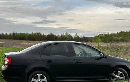 Volkswagen Jetta VI, 2010 год, 720 000 рублей, 3 фотография