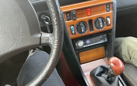 Mercedes-Benz E-Класс, 1992 год, 240 000 рублей, 4 фотография