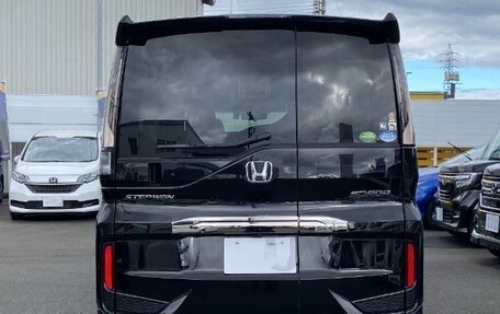 Honda Stepwgn IV, 2021 год, 1 624 000 рублей, 3 фотография