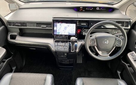 Honda Stepwgn IV, 2021 год, 1 624 000 рублей, 7 фотография