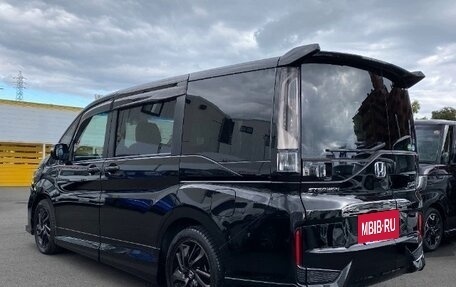 Honda Stepwgn IV, 2021 год, 1 624 000 рублей, 2 фотография