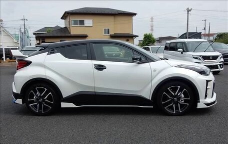 Toyota C-HR I рестайлинг, 2021 год, 1 707 000 рублей, 2 фотография