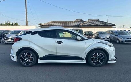 Toyota C-HR I рестайлинг, 2022 год, 1 512 000 рублей, 4 фотография