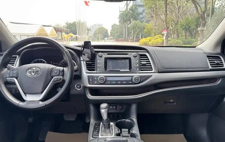 Toyota Highlander III, 2020 год, 2 650 000 рублей, 9 фотография