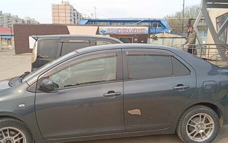 Toyota Belta, 2005 год, 550 000 рублей, 2 фотография