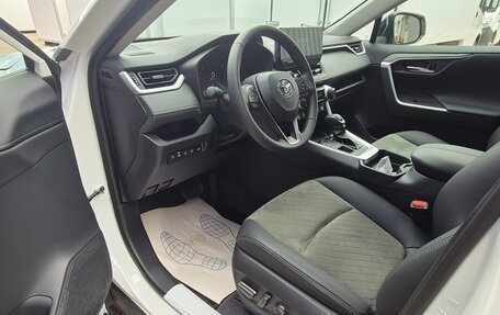 Toyota RAV4, 2025 год, 4 150 000 рублей, 12 фотография