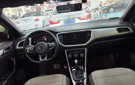 Volkswagen T-Roc I, 2021 год, 1 589 999 рублей, 6 фотография