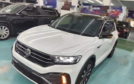 Volkswagen T-Roc I, 2021 год, 1 589 999 рублей, 3 фотография