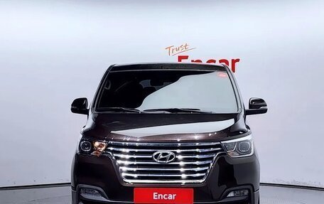 Hyundai Grand Starex Grand Starex I рестайлинг 2, 2019 год, 2 929 000 рублей, 2 фотография