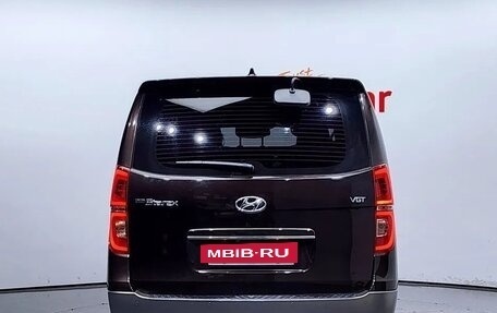 Hyundai Grand Starex Grand Starex I рестайлинг 2, 2019 год, 2 929 000 рублей, 4 фотография