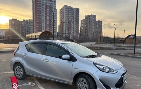 Toyota Aqua I, 2019 год, 1 200 000 рублей, 4 фотография