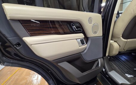 Land Rover Range Rover IV рестайлинг, 2018 год, 5 900 000 рублей, 11 фотография