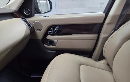 Land Rover Range Rover IV рестайлинг, 2018 год, 5 900 000 рублей, 19 фотография
