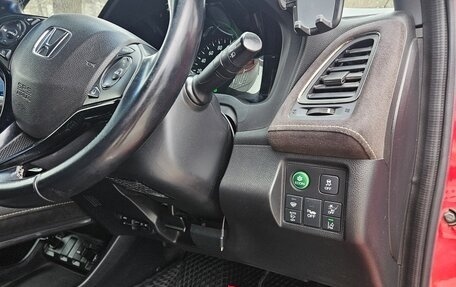 Honda Vezel, 2017 год, 1 300 000 рублей, 31 фотография