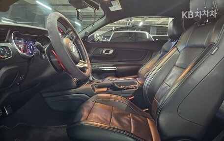 Ford Mustang VI рестайлинг, 2022 год, 3 050 011 рублей, 7 фотография