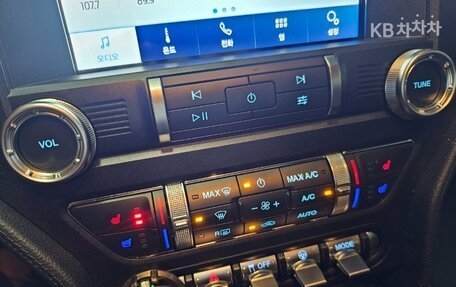 Ford Mustang VI рестайлинг, 2022 год, 3 050 011 рублей, 9 фотография