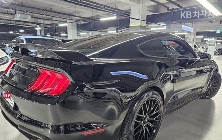 Ford Mustang VI рестайлинг, 2022 год, 3 050 011 рублей, 3 фотография