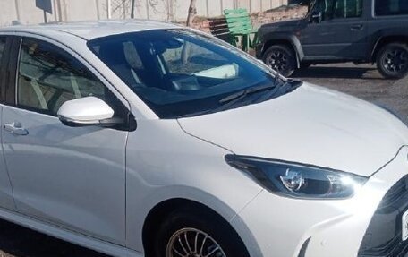 Toyota Yaris, 2020 год, 1 020 000 рублей, 2 фотография
