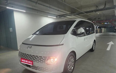 Hyundai Staria, 2022 год, 2 611 000 рублей, 1 фотография
