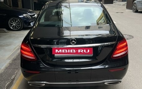 Mercedes-Benz E-Класс, 2016 год, 2 500 000 рублей, 5 фотография