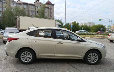 Hyundai Solaris II рестайлинг, 2018 год, 1 300 000 рублей, 4 фотография