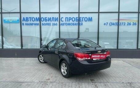 Chevrolet Cruze II, 2010 год, 628 000 рублей, 3 фотография