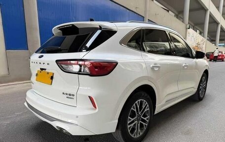 Ford Escape, 2021 год, 1 820 100 рублей, 3 фотография